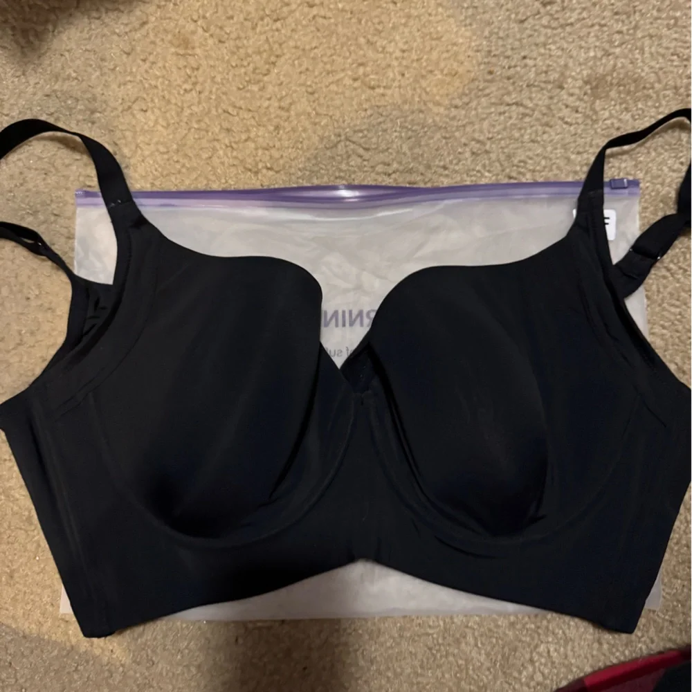 Black SheCurve bra - Picture 7 of 9